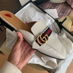 Double G leather GUCCI mule slippers slides